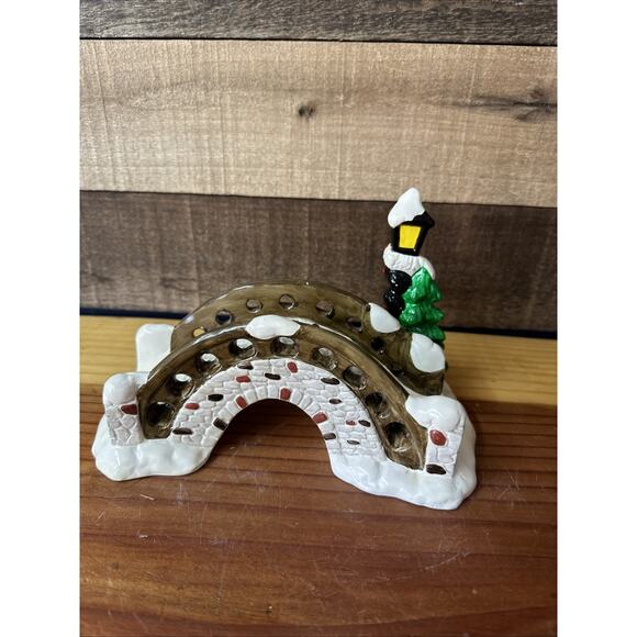 Christmas Giant Bridge Christmas Village - Picture 3 of 5